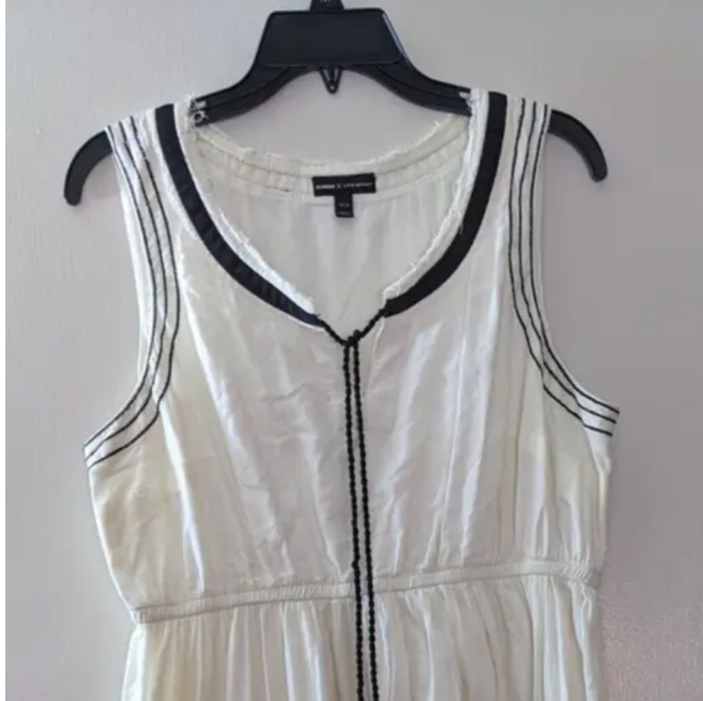 Sleeveless White Midi Dress with Black Trim - Picture 2 of 11